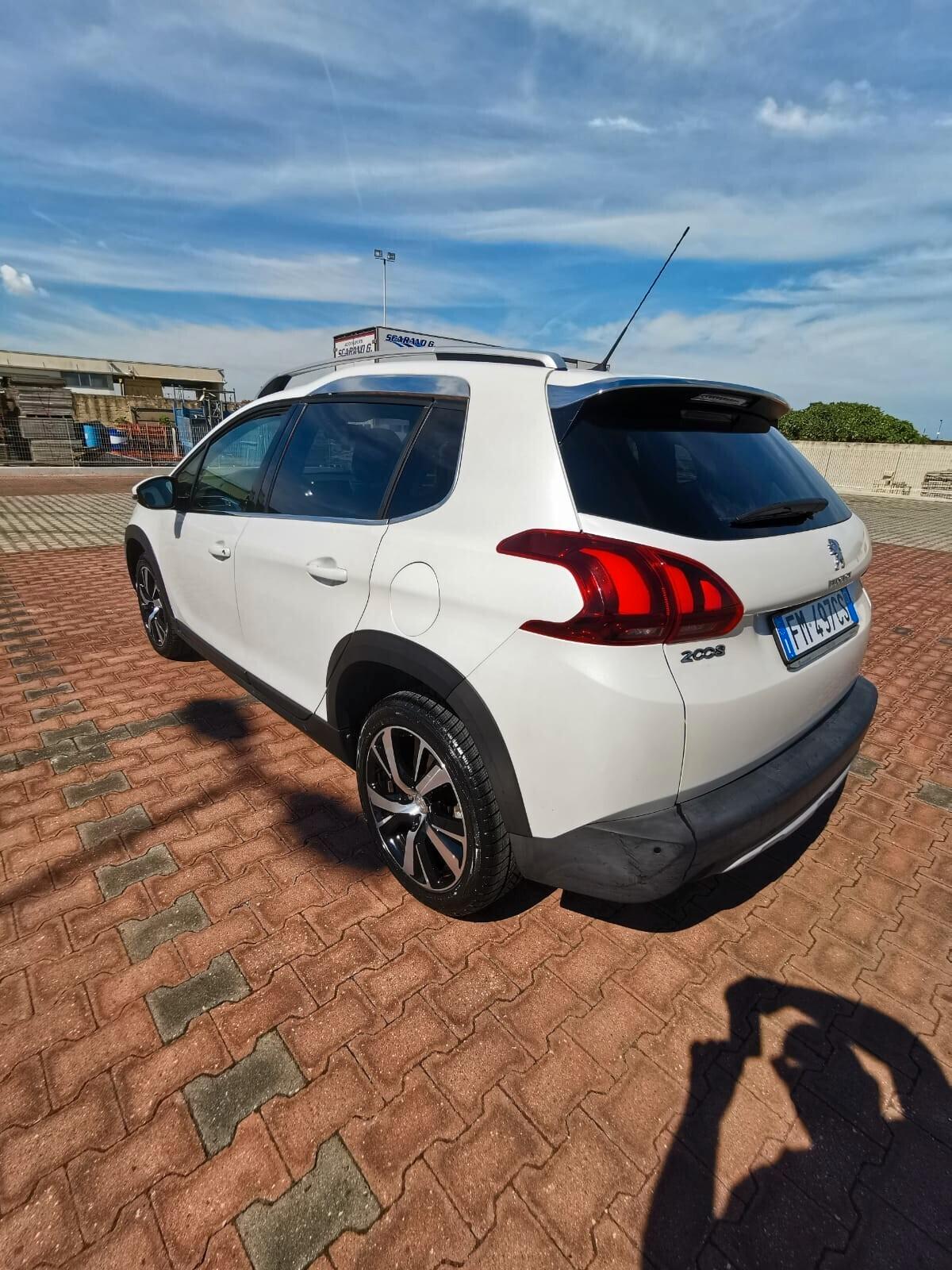 Peugeot 2008 BlueHDi 100 Allure 2017 NAV/RETROC.