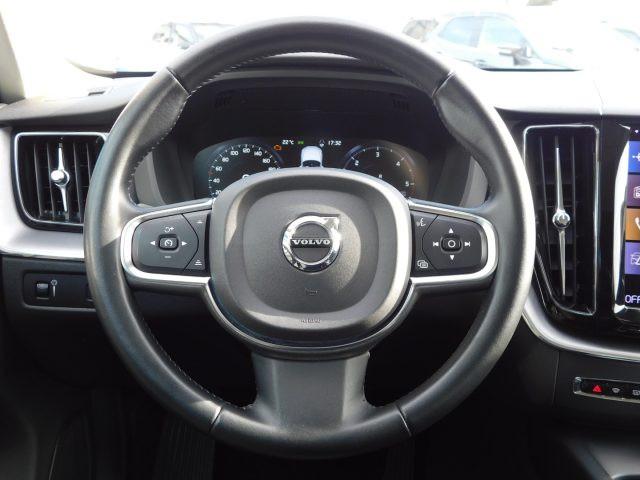 VOLVO XC60 B4 (d) AWD Geartronic Momentum