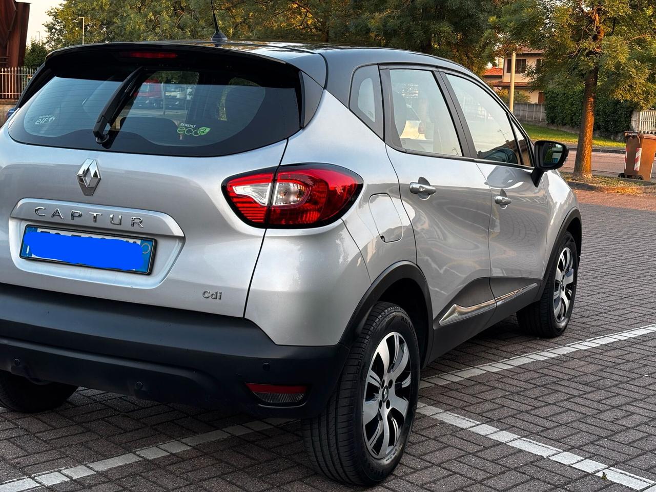 Renault Captur dCi 8V 90 CV Start&Stop Energy Life..CELL 393 690 2051 WUATSAPP