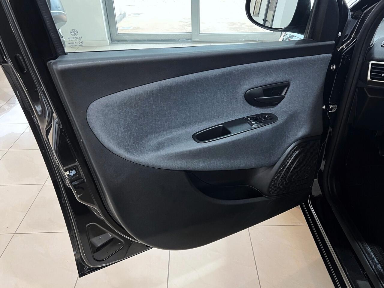 Lancia Ypsilon 1.0 Hybrid Gold 2023