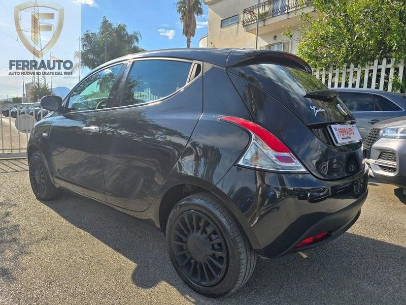 LANCIA Y 1.0HYBRID 71CV GOLD PLUS