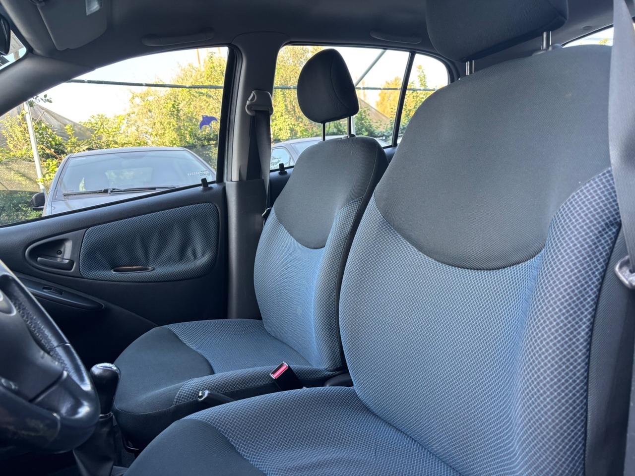 Toyota Yaris 1.0i 5 porte Sol OK NEOPATENTATI