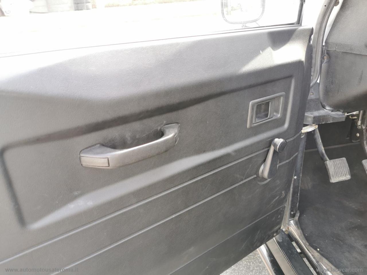 LAND ROVER Defender 90 2.5 Td5 Soft-Top