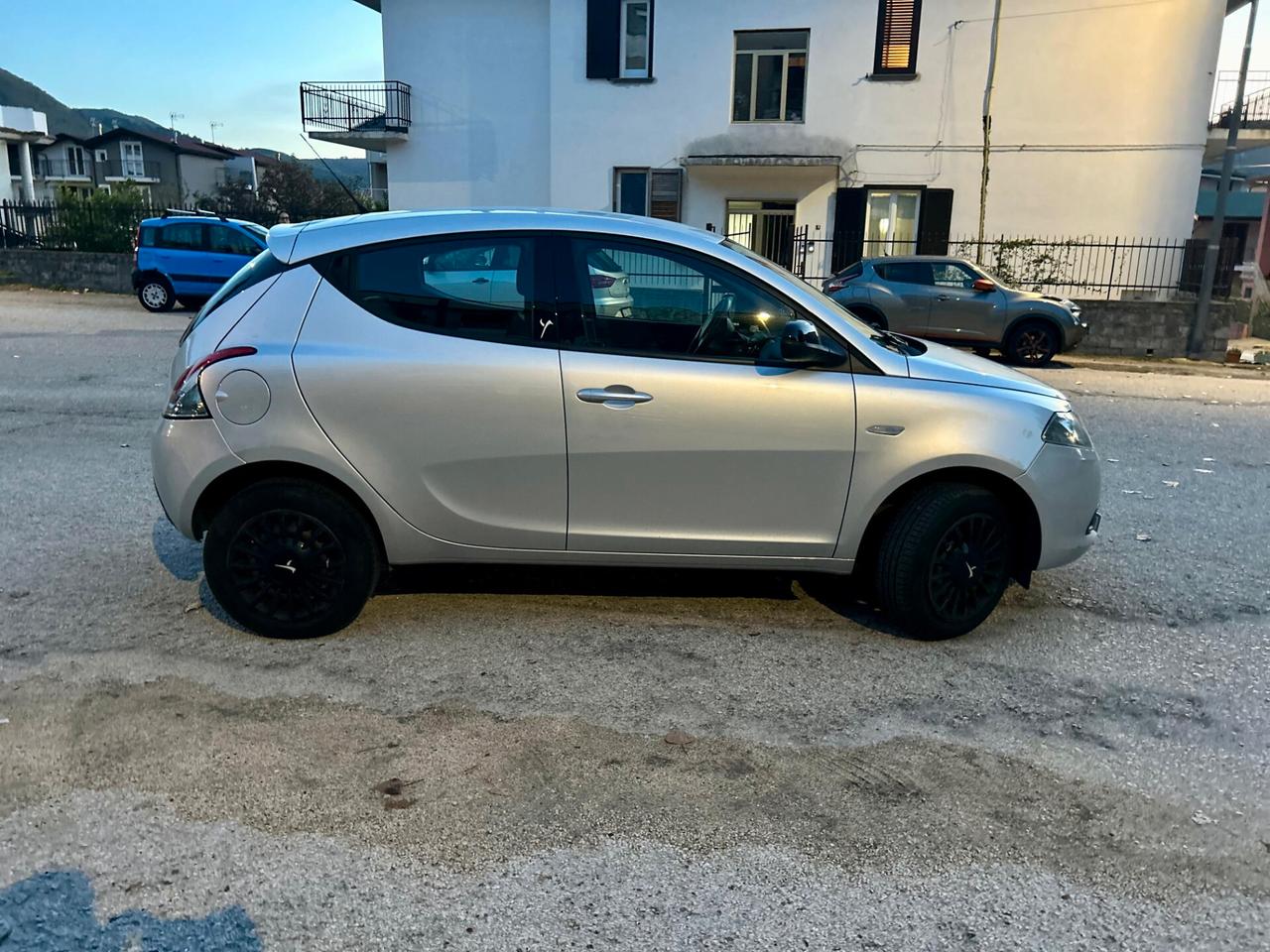 Lancia Ypsilon 0.9 TwinAir 85 CV 5 porte Metano Ecochic Elefantino