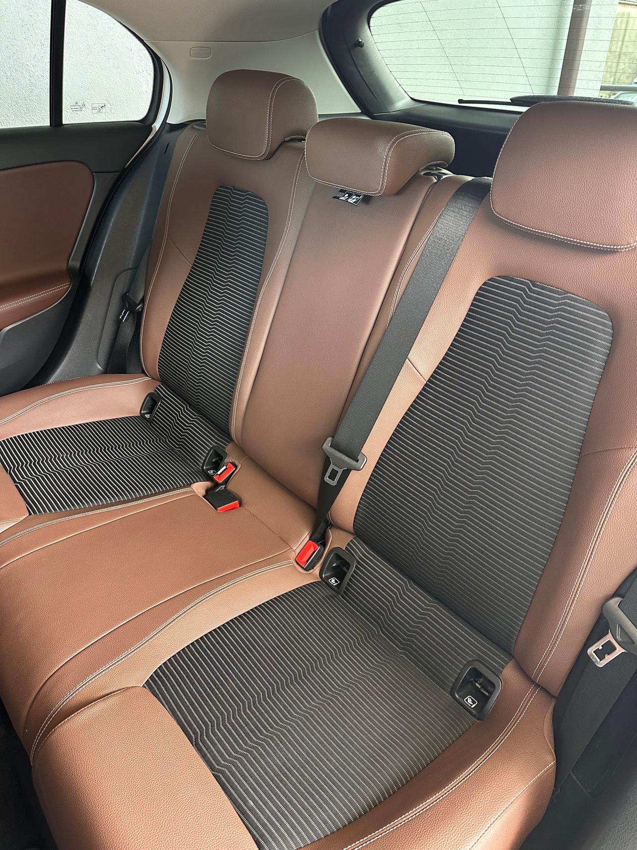 Mercedes A 200 Business 7G-DCT
