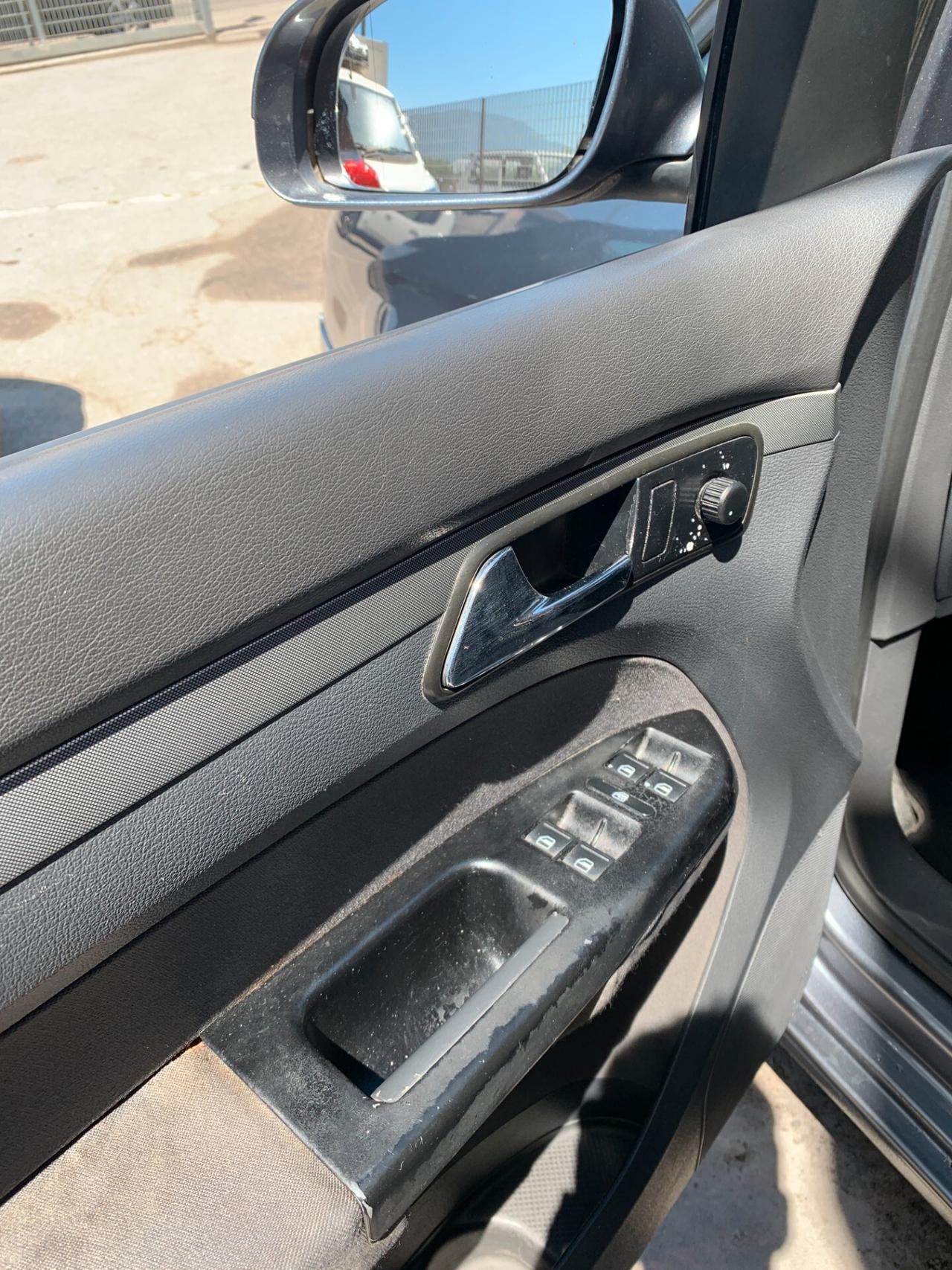 Volkswagen Touran 2.0 TDI Highline