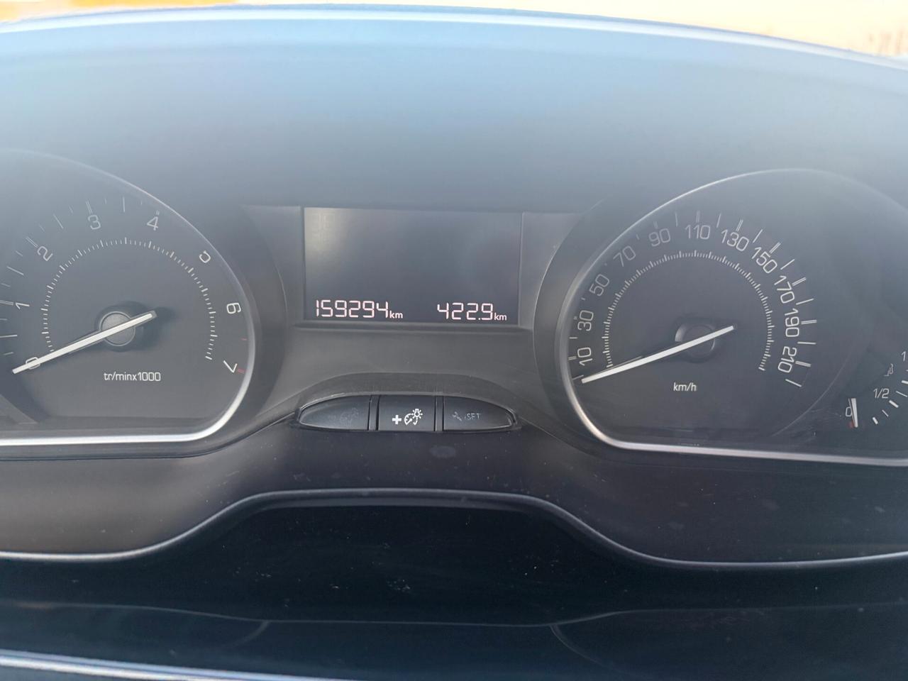 PEUGEOUT 208 1.2 PURETECH 82CV 2015 ADATTA NEOPATENTATI