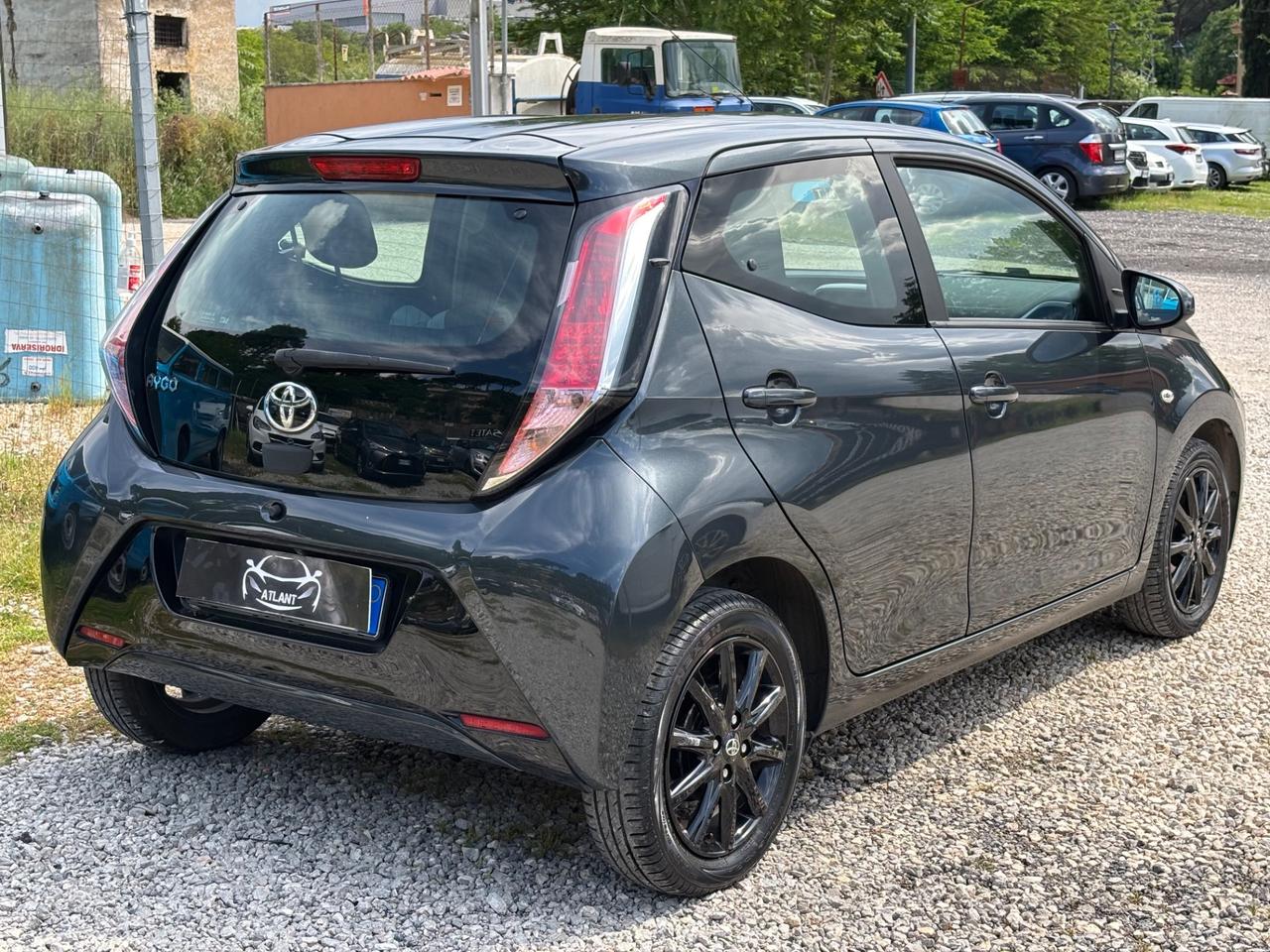 Toyota Aygo 1.0 VVT-i 69 CV 5 porte x-black TSS