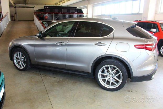 ALFA ROMEO Stelvio 2.0 Turbo 280 CV AT8 Q4 First