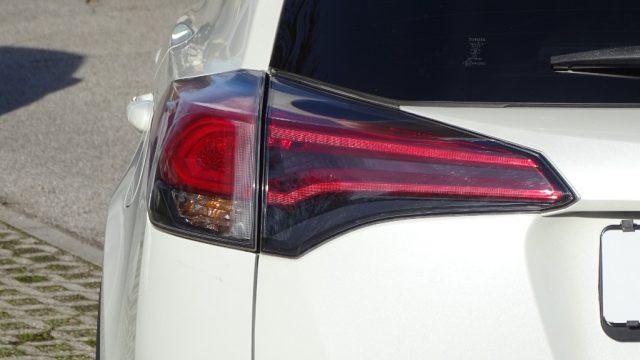 TOYOTA RAV 4 2.0 D-4D 2WD 143cv, versione "Lounge", Garanzia..