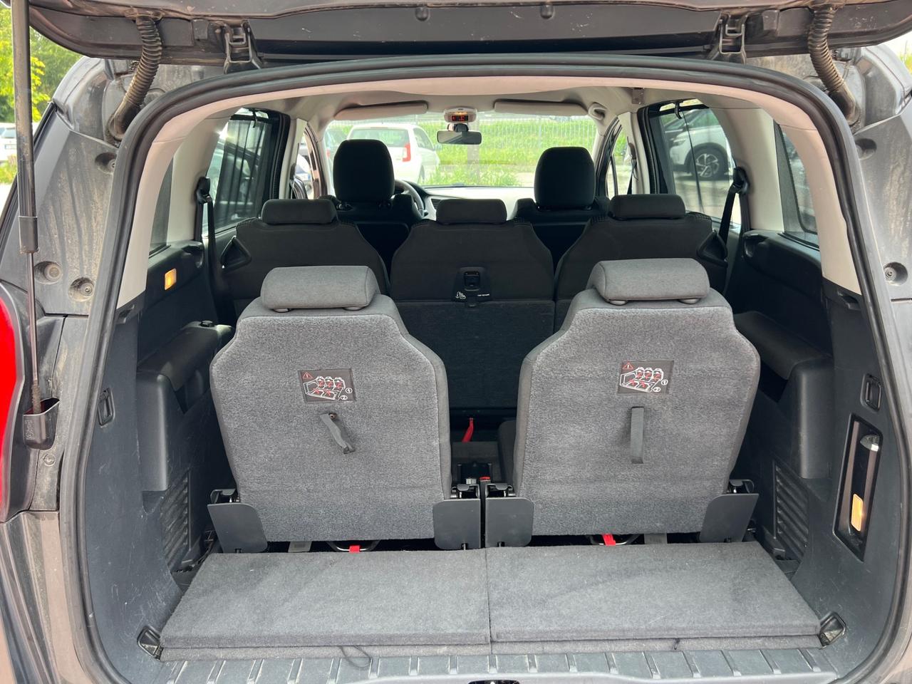 Peugeot 5008 1.6 HDi 112CV Active