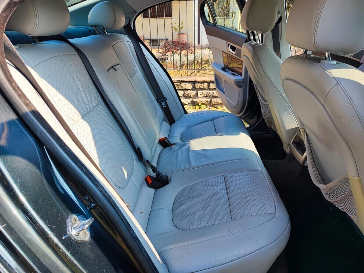 Jaguar XF 2.7D V6 luxury premium tetto panoramico