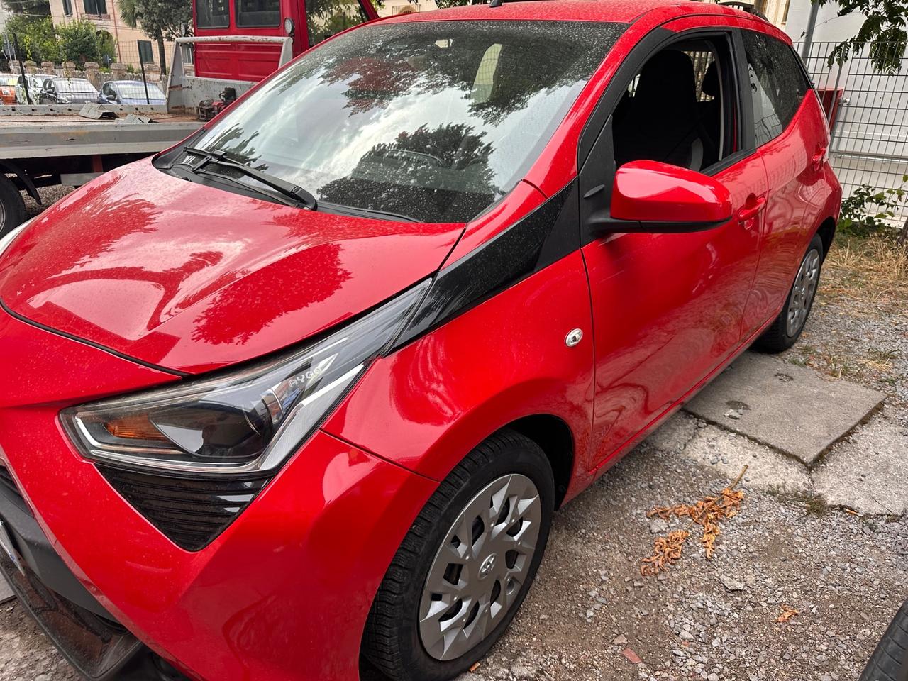 Toyota Aygo Connect 1.0 VVT-i 72 CV 5 porte x-cool