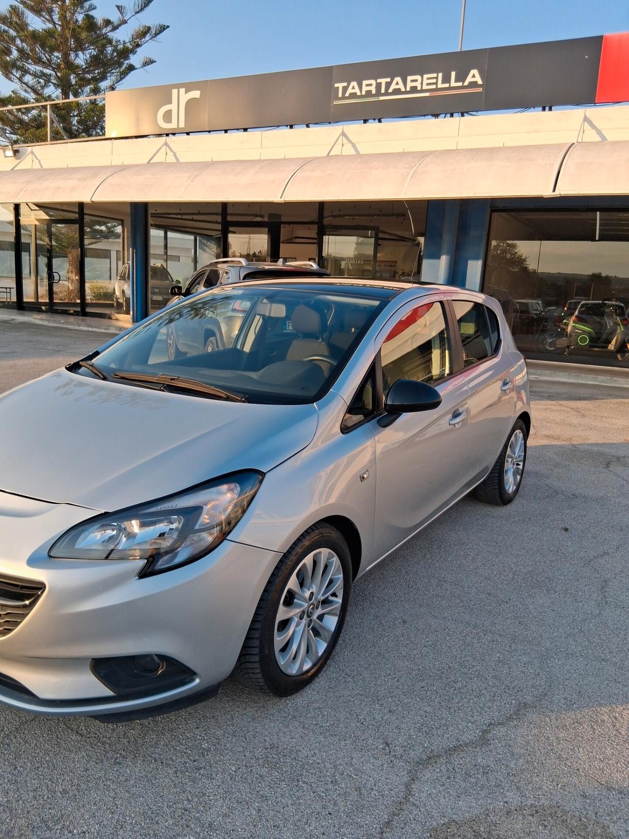 Opel Corsa 1.4 90CV GPL Tech 5 porte Black Edition