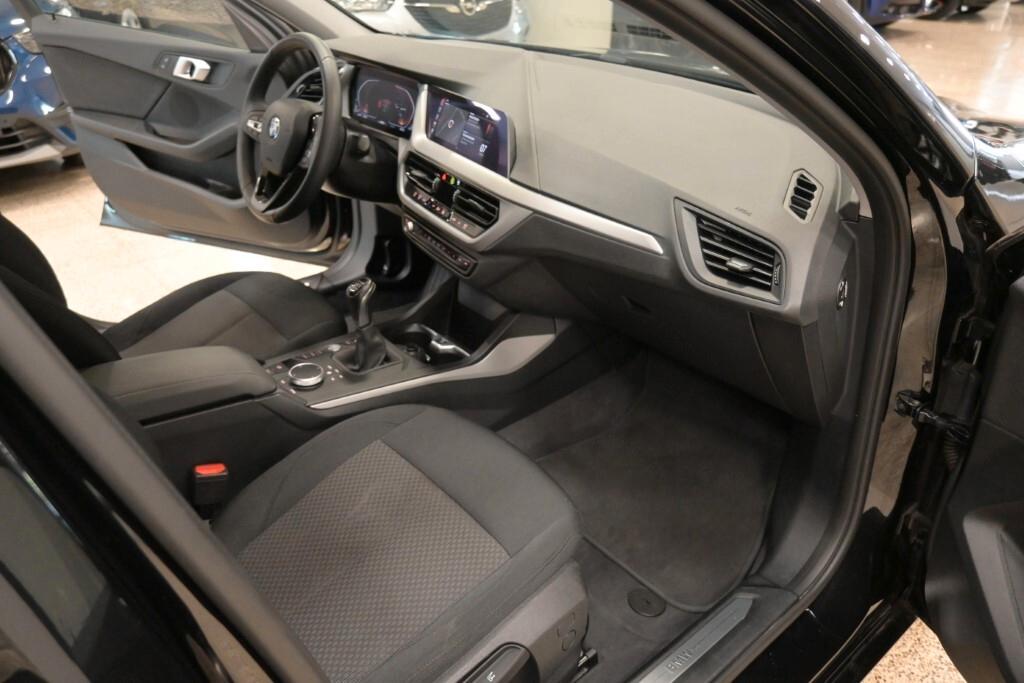 Bmw 116 118d 5p. Business Advantage
