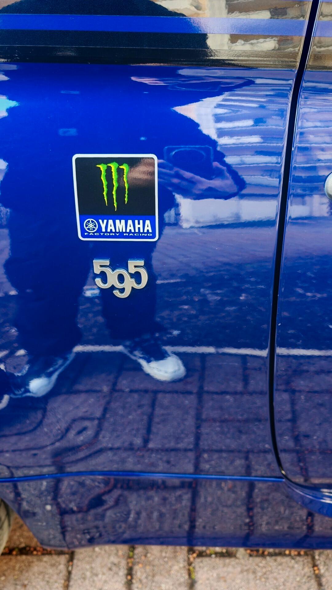 Abarth 595 1.4 Turbo T-Jet 165 CV Monster Energy Yamaha