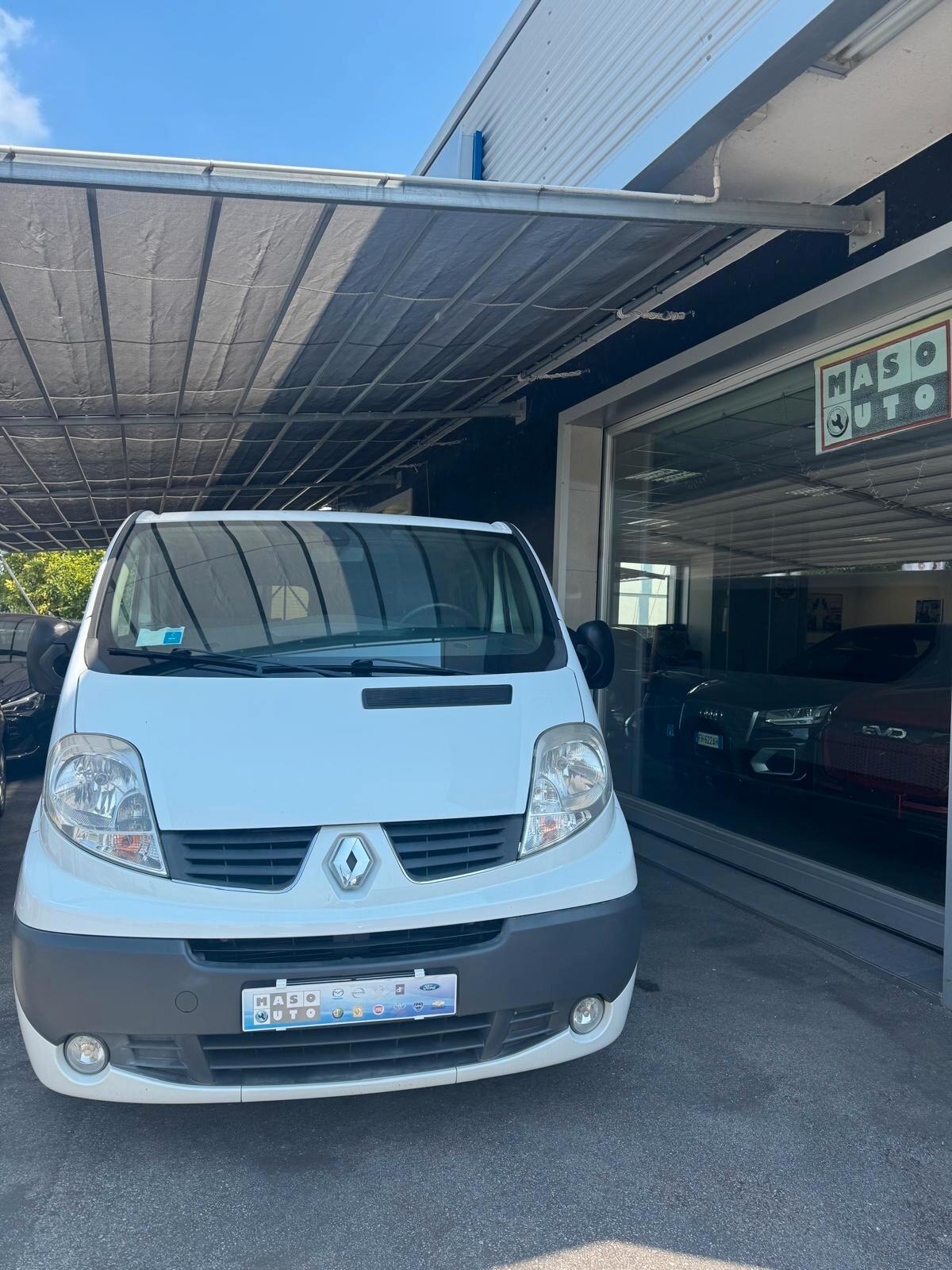 RENAULT TRAFIC 8 POSTI