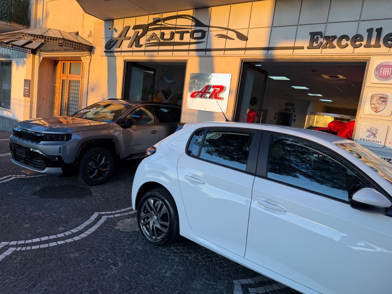 Peugeot 208 PureTech 100 Stop&Start EAT8 5 porte Active Pack