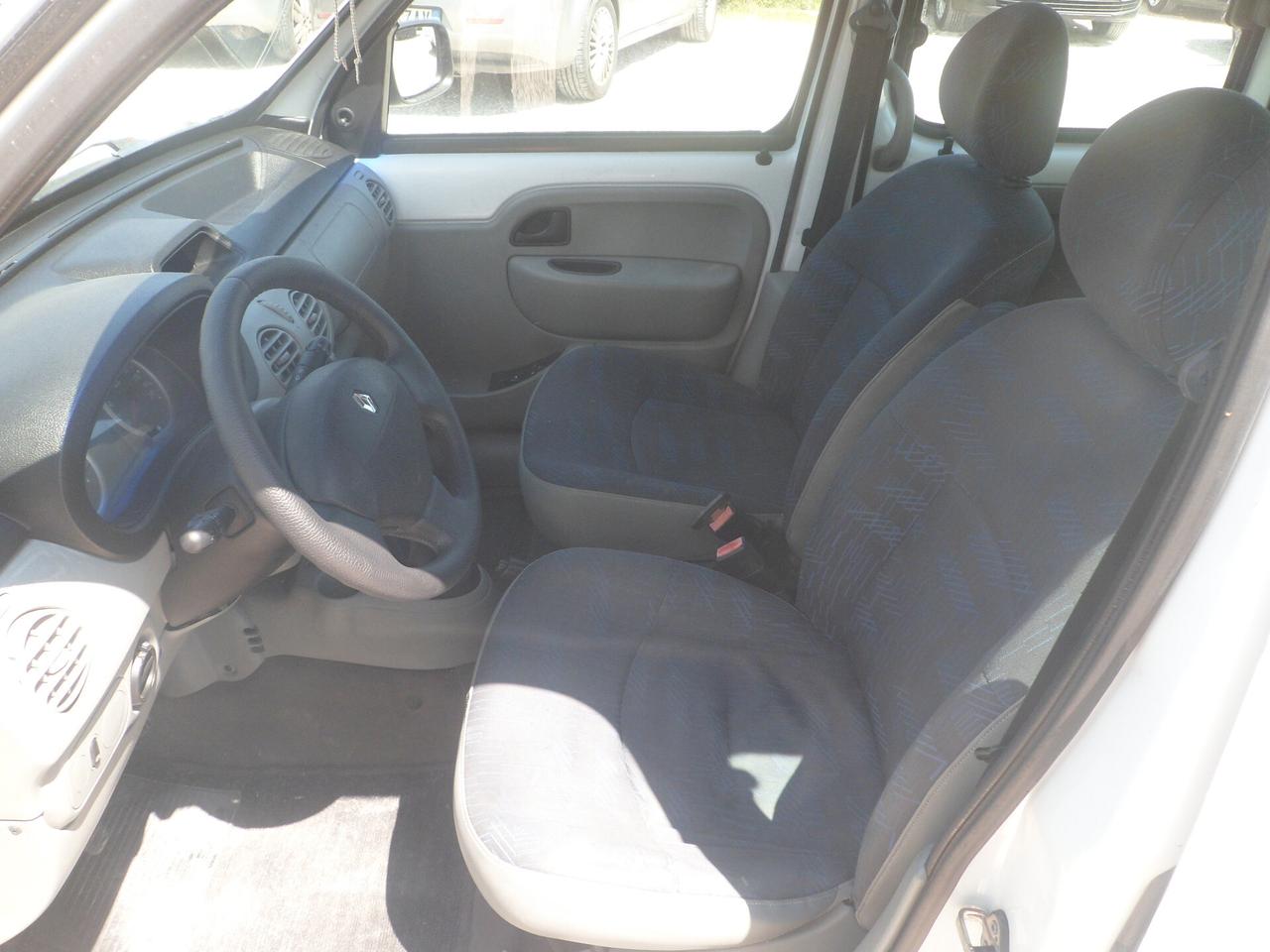 Renault Kangoo 5 posti autovettura