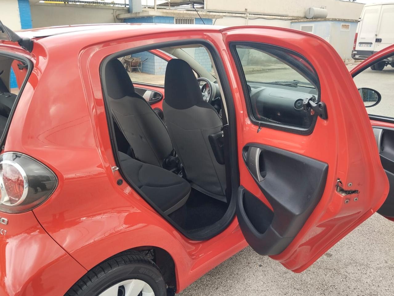 Toyota Aygo 1.0 VVT-i 69 CV 5 porte x-clusiv