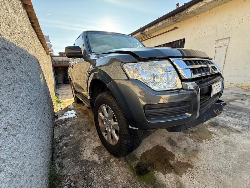 Mitsubishi Pajero 3.2 INCIDENTATO ANNO 2018