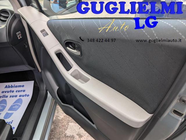 TOYOTA Yaris 1.3 5 porte Sol