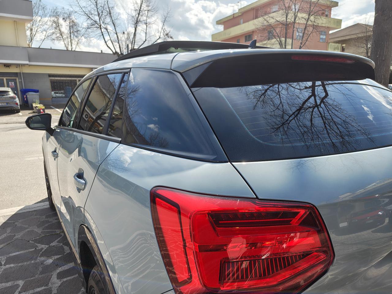 Audi Q2 35 TDI S tronic Identity Black