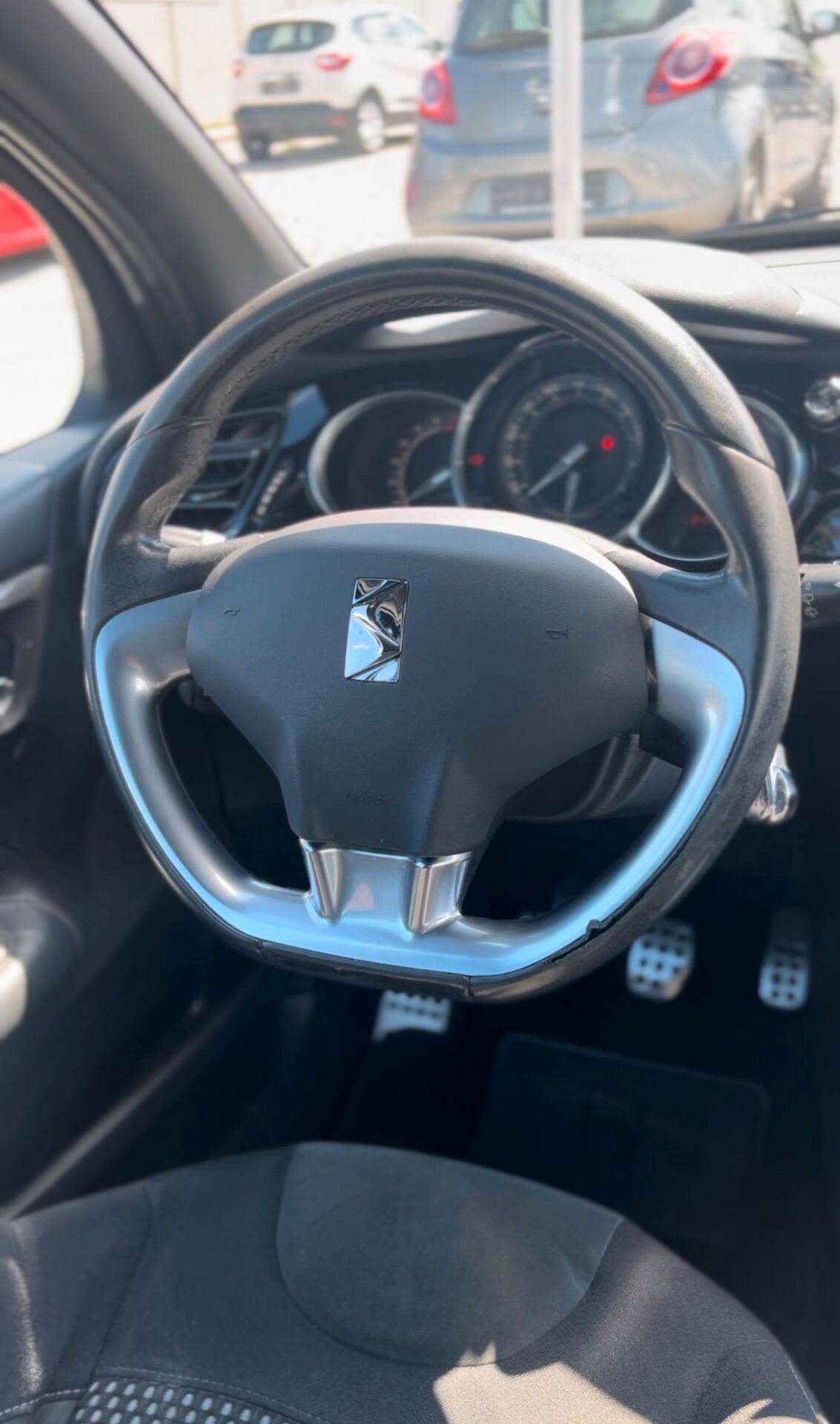 Ds DS3 3 1.6 VTi 120 Just Black