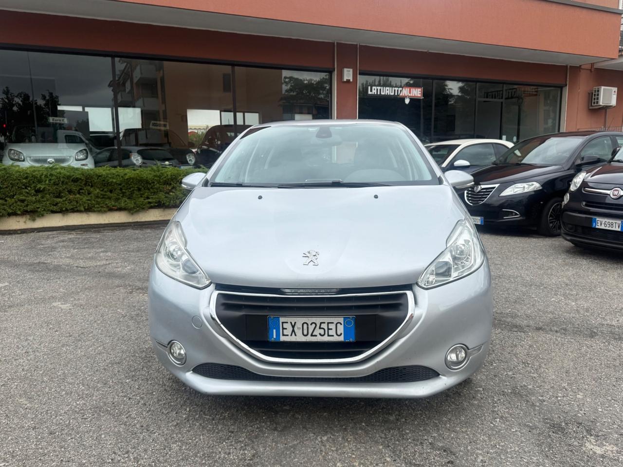 Peugeot 208 1.4 HDi 68 CV 5 porte Allure