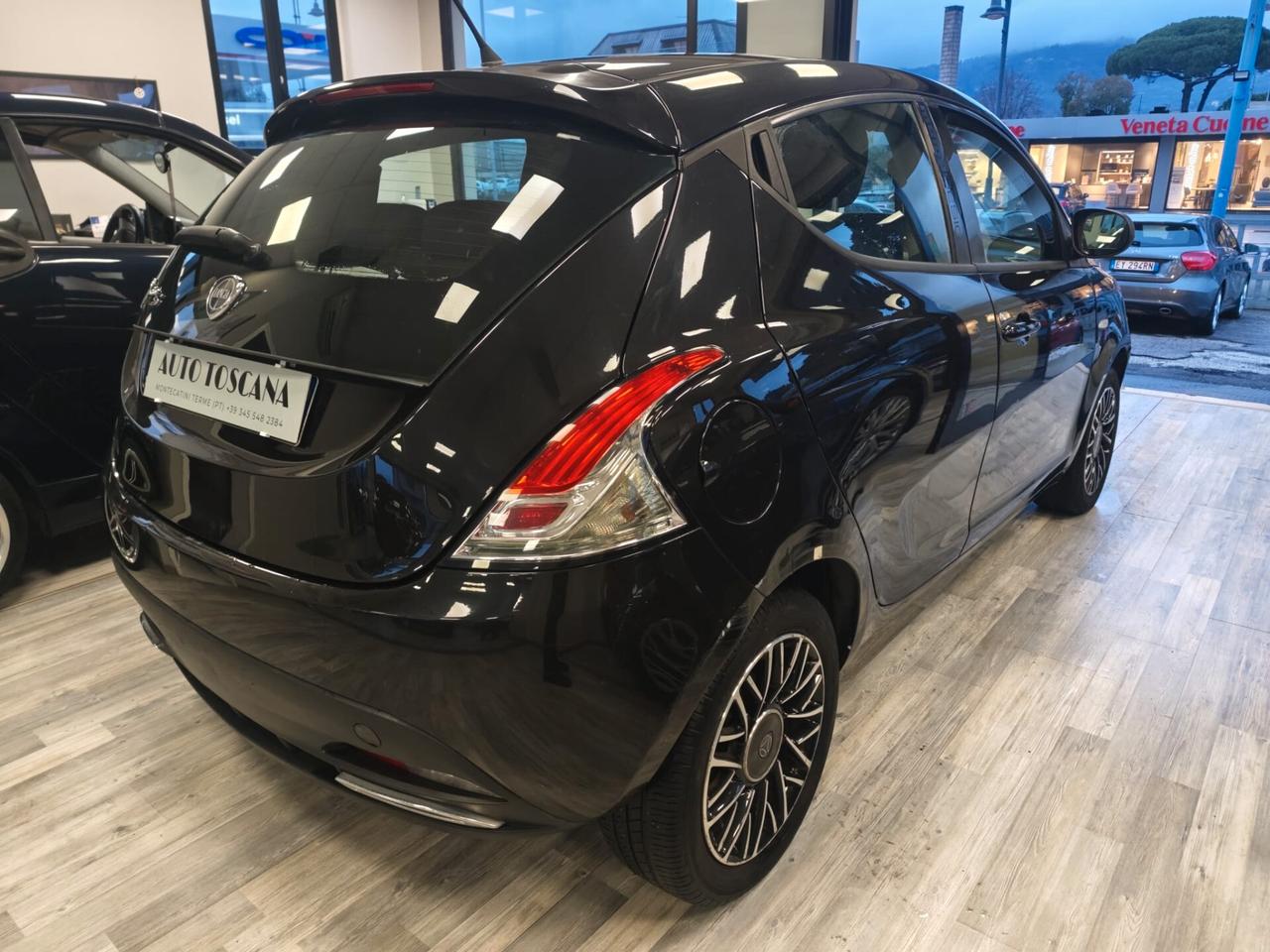 Lancia Ypsilon 1.2 69 CV 5 porte S&S Platinum
