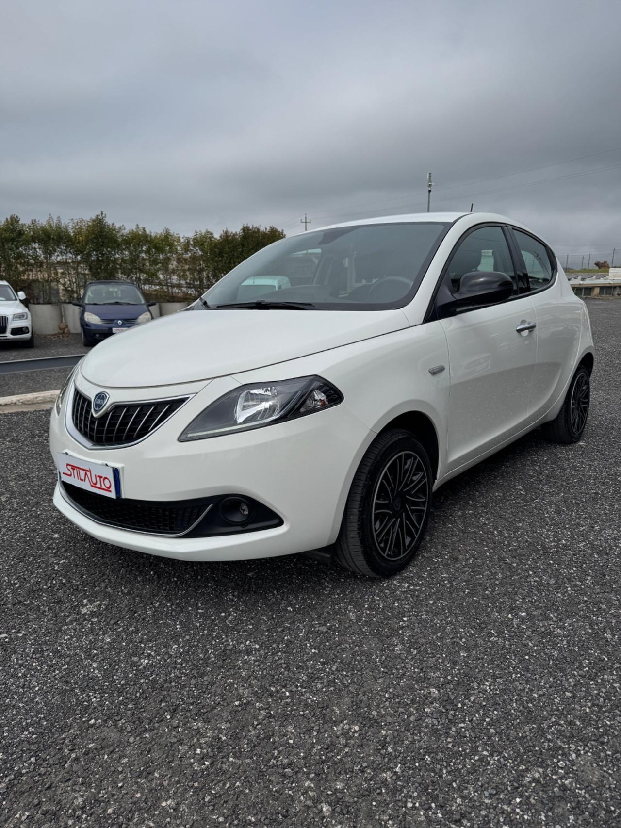 Lancia Ypsilon 1.0 FireFly 5 porte S&S Hybrid Gold Plus