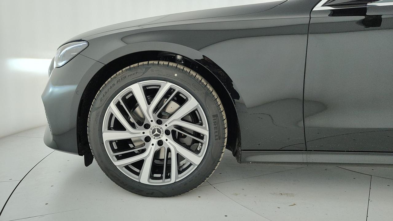 Mercedes-Benz E 220 d 4MATIC