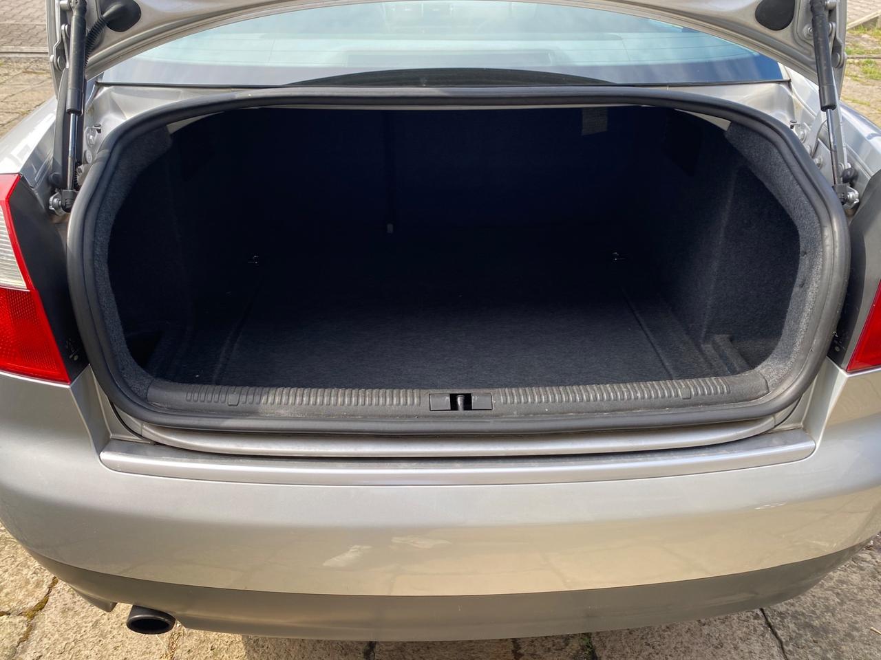 Audi A4 1.6 cat