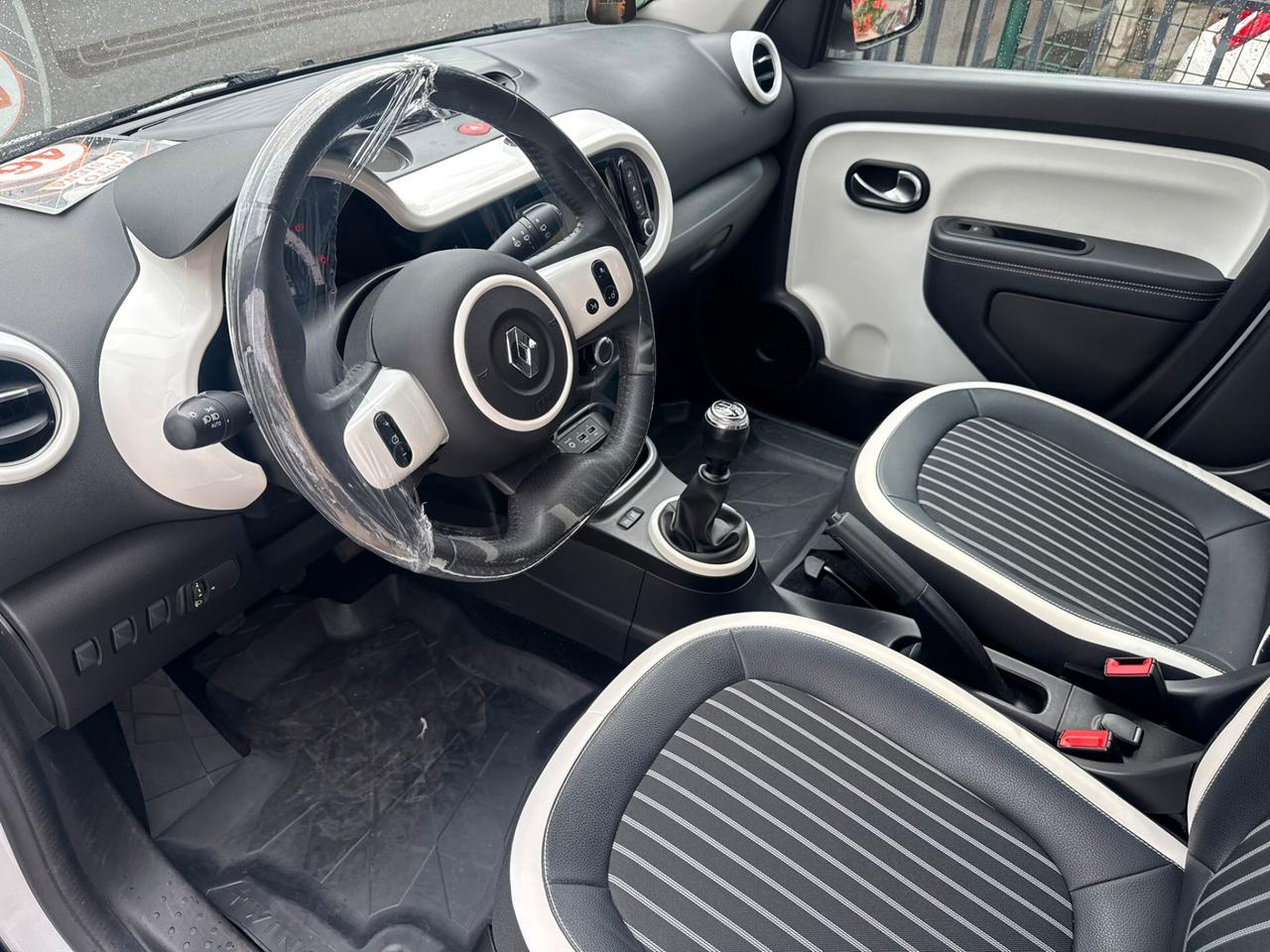Renault Twingo SCe 65 CV Duel2 limite full iva esposta