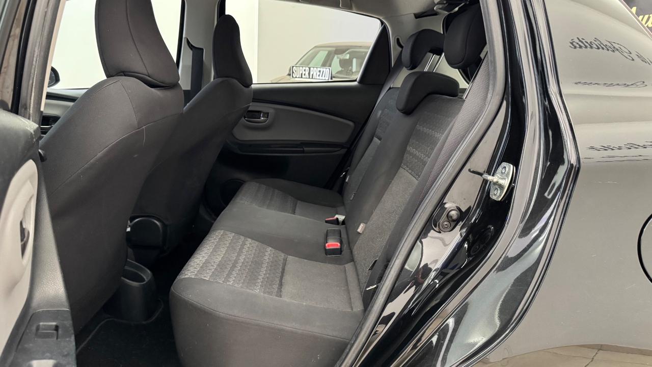 Toyota Yaris 1.4 D-4D 5 porte Lounge-2016