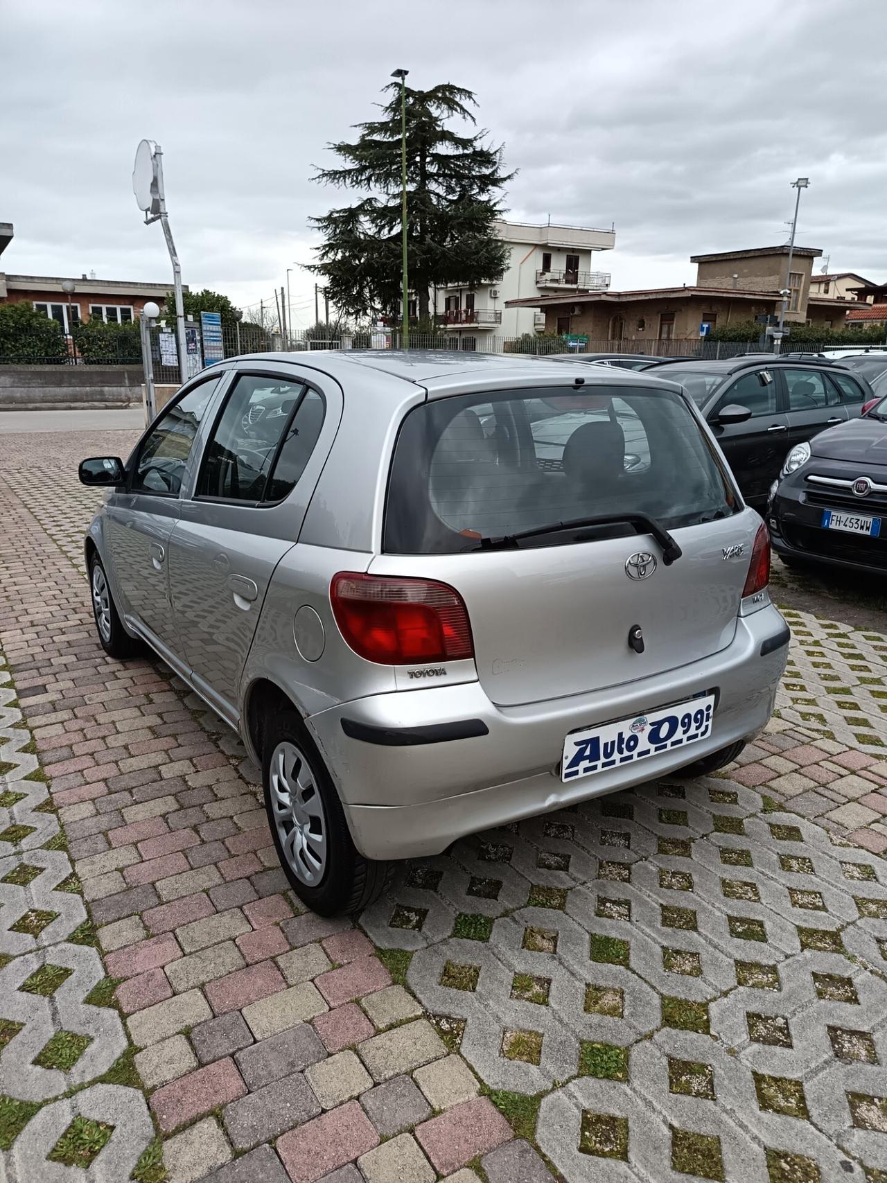 Toyota Yaris 1.0i 16V cat 5 porte IMPIANTO GPL. NUOVO.