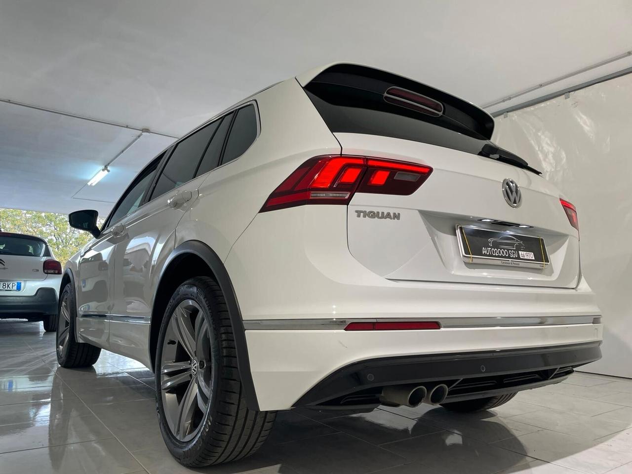 Volkswagen Tiguan R-LINE 2.0 TDI 150CV DSG IVA ESPOSTA
