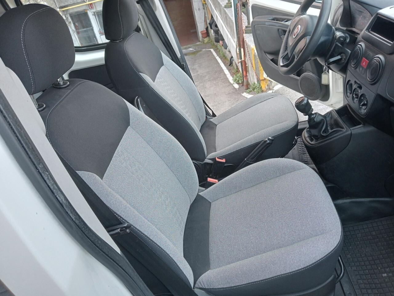 Fiat Fiorino 1.4 8V 77CV Benz. autocarro 5 posti