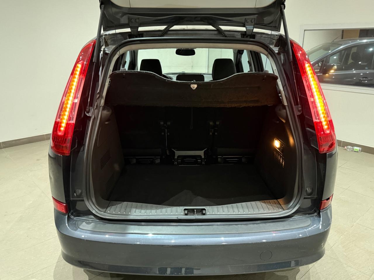 Ford C-Max 1.6 TDCi 90 CV Titanium Per Neopatentati