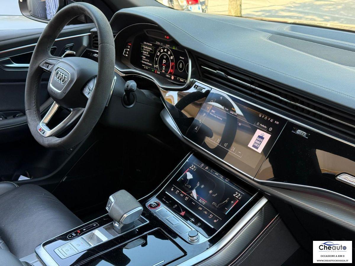 AUDI - RSQ8 - RS Q8 TFSI V8 quattro tiptr. Performance