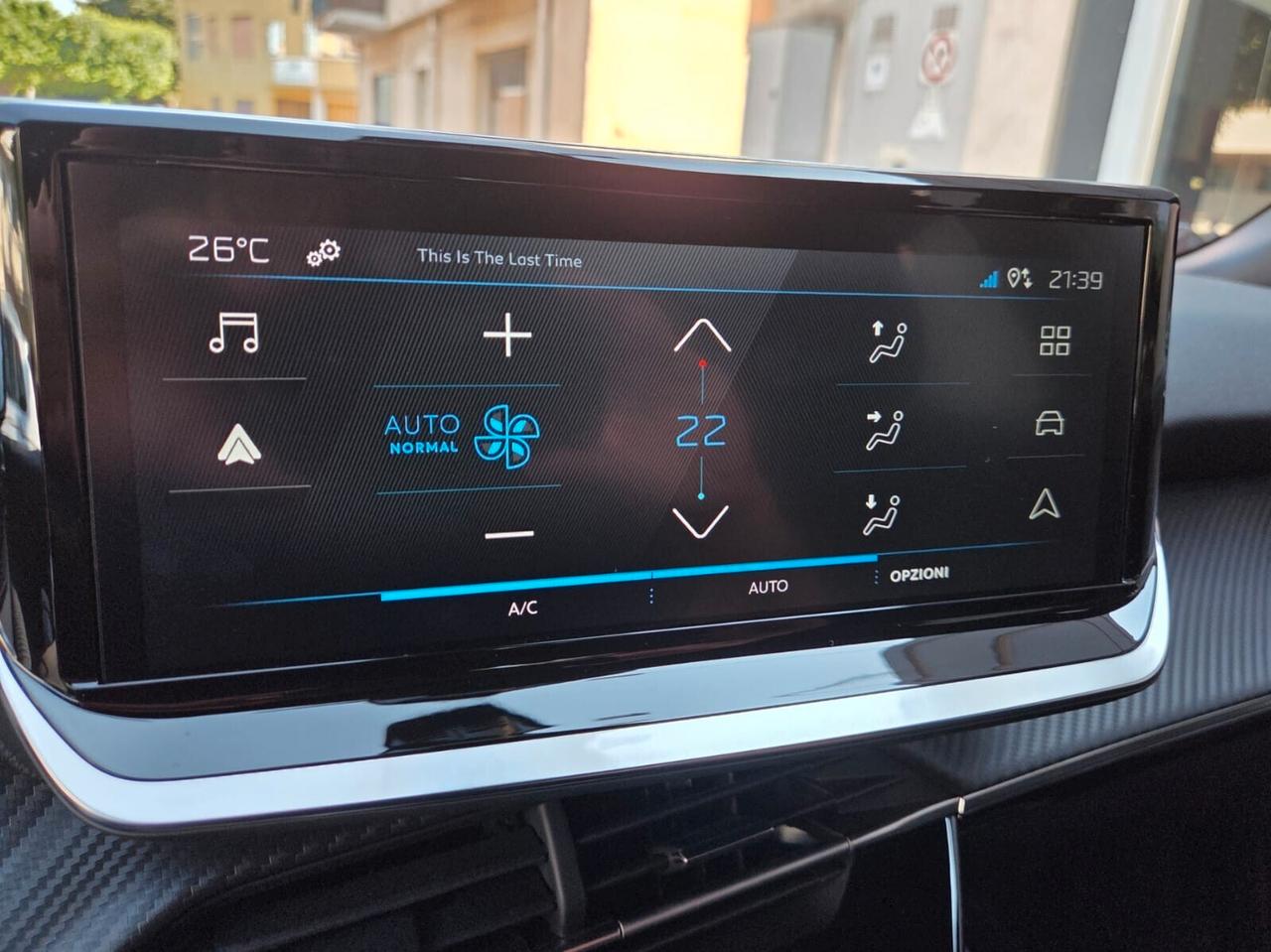 Peugeot 2008 Hybrid 136 e-DCS6 Style