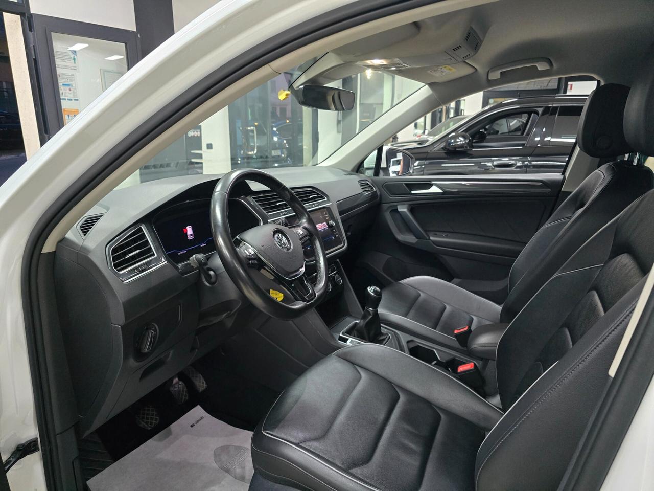 Volkswagen Tiguan 1.6 TDI SCR R line BlueMotion