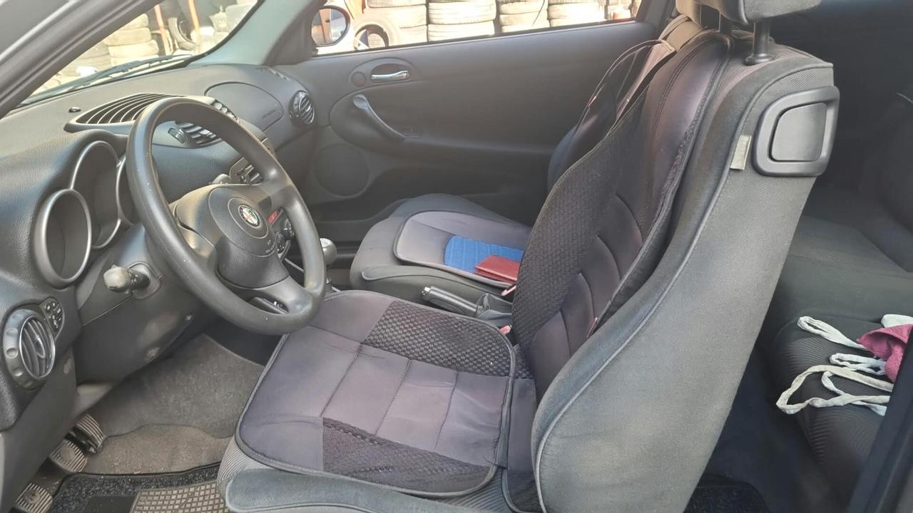 Alfa Romeo 147 1.9 JTD (115 CV) cat 3p. Distinctive