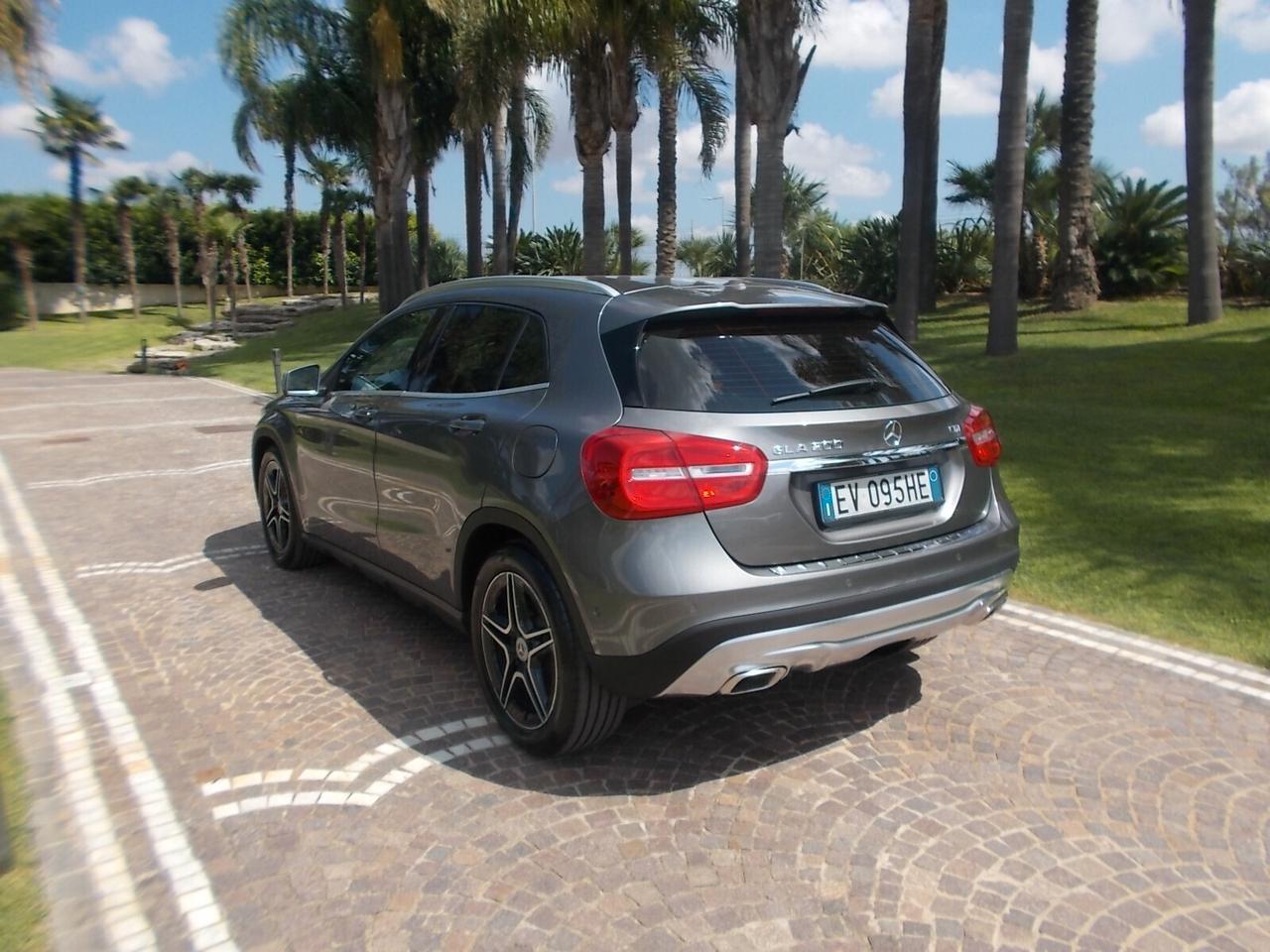 Mercedes-Benz GLA 200d Aut. *FULL OPT.* da VETRINA