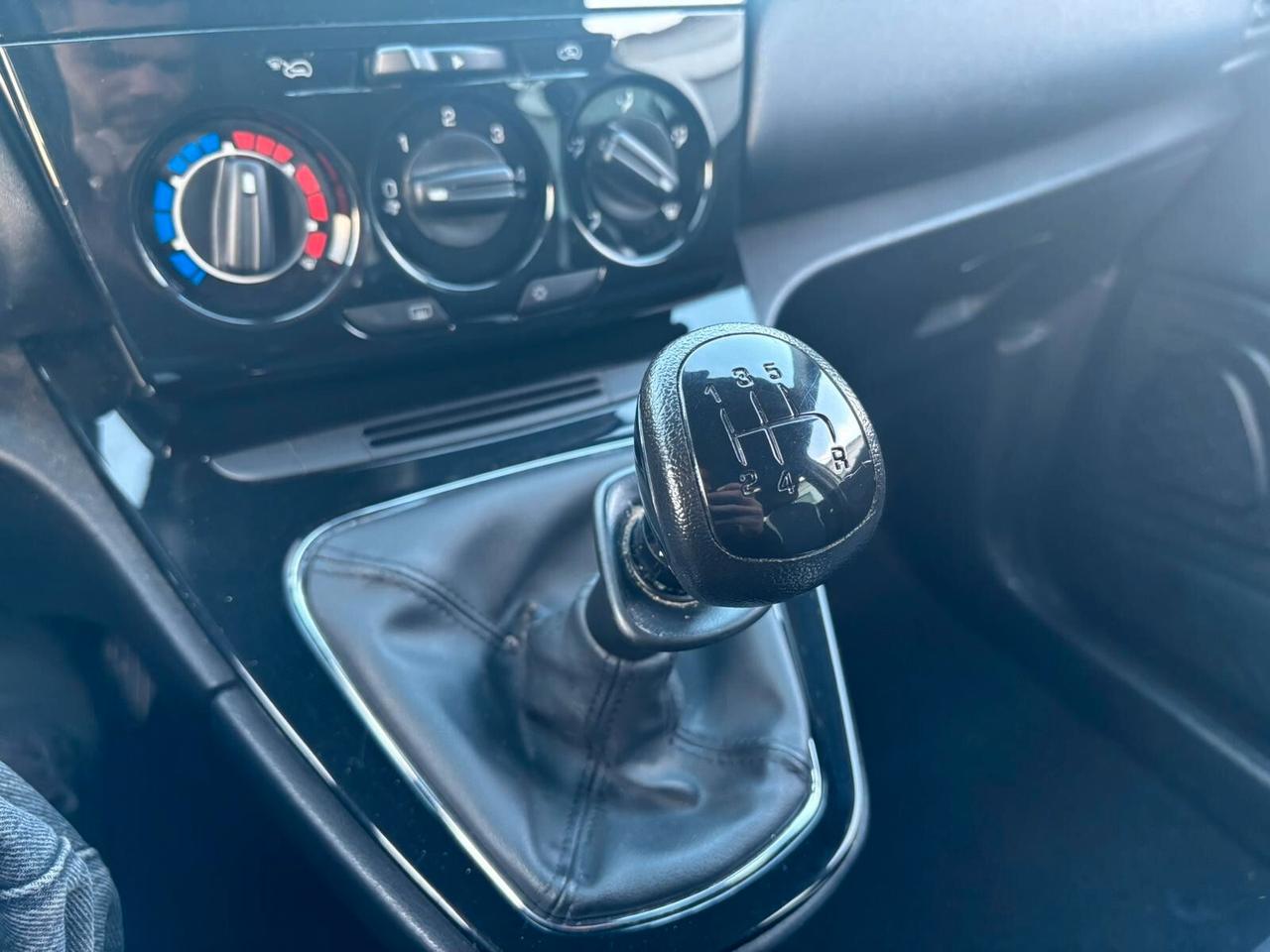 Lancia Ypsilon 1.2 69 CV 5 porte GPL Ecochic Elefantino