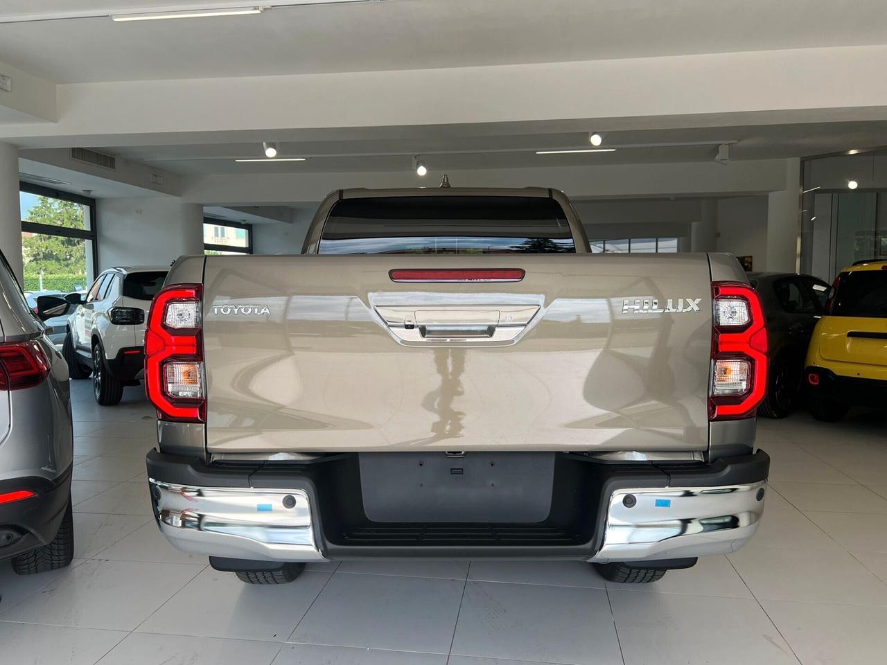 Toyota Hilux 2.8 D-4D A/T 4WD 48V 4 porte Double Cab Executive