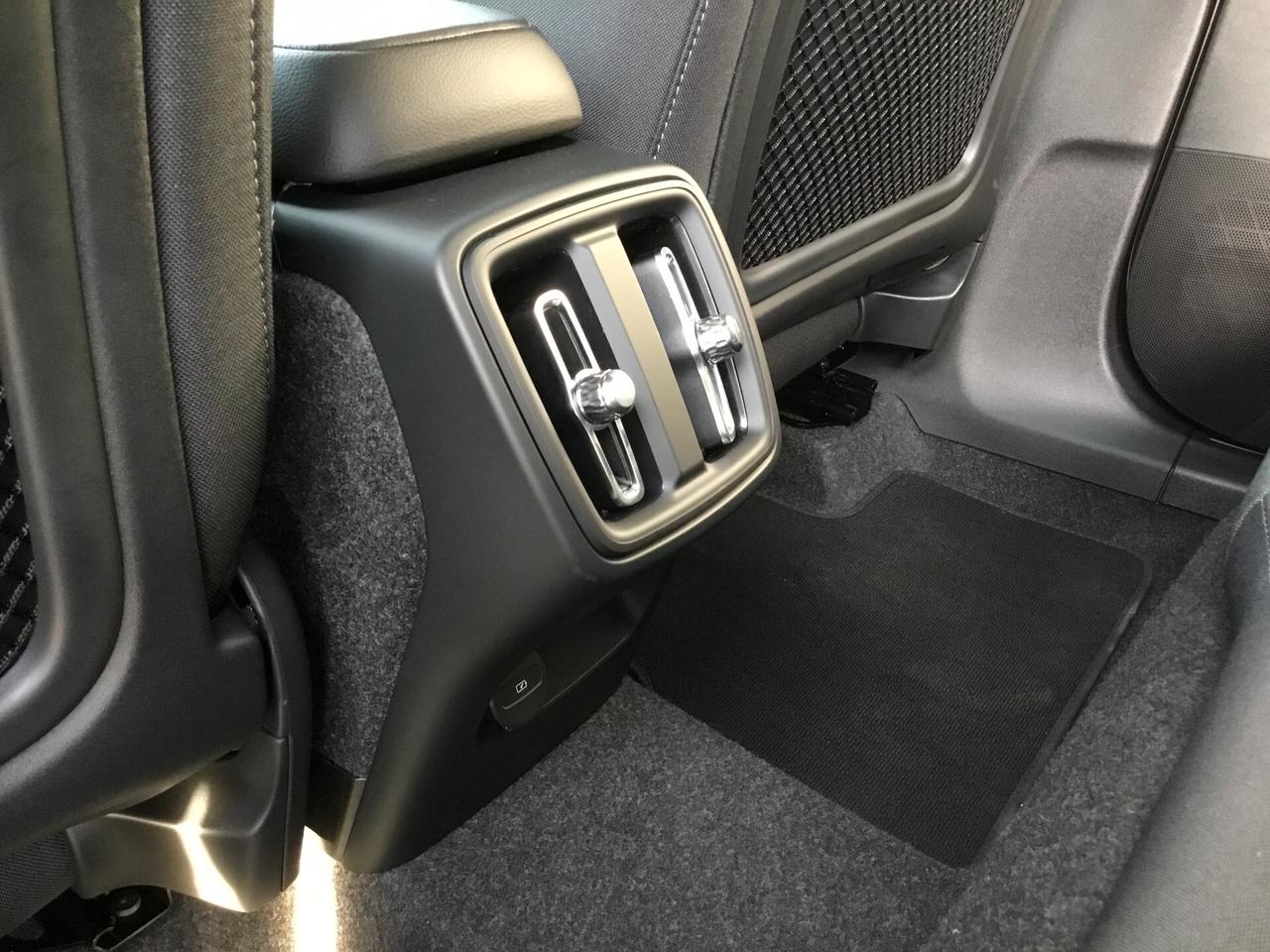 Volvo XC40 B3 Aut. Plus Dark