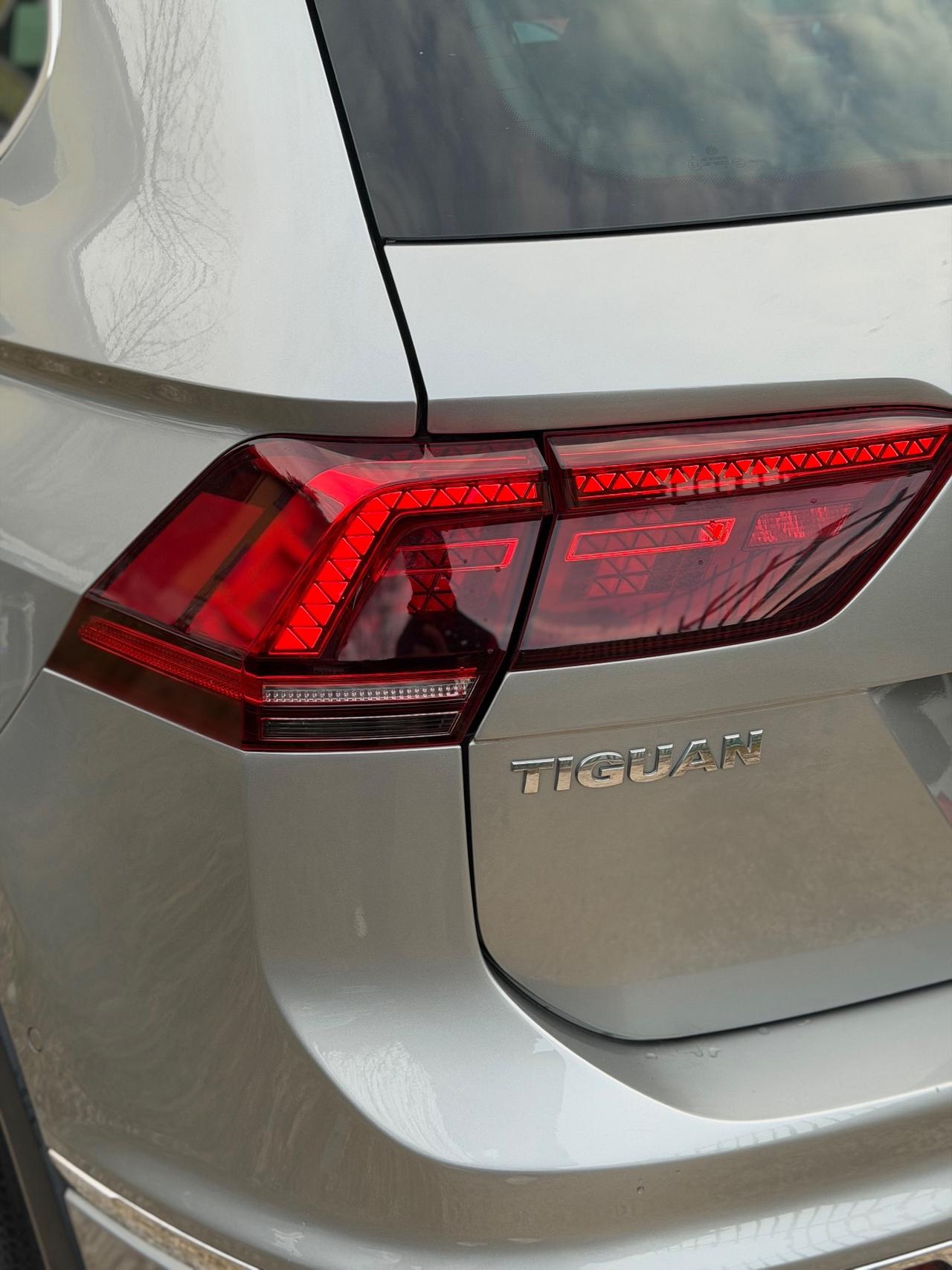 Volkswagen TIGUAN 2.0 TDI RLINE DSG 4MOTION MATRIX