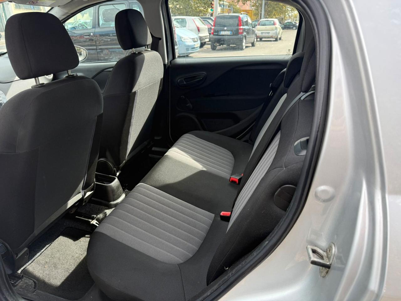 Fiat Punto 1.4 8V 2018 tagliandata e garantita