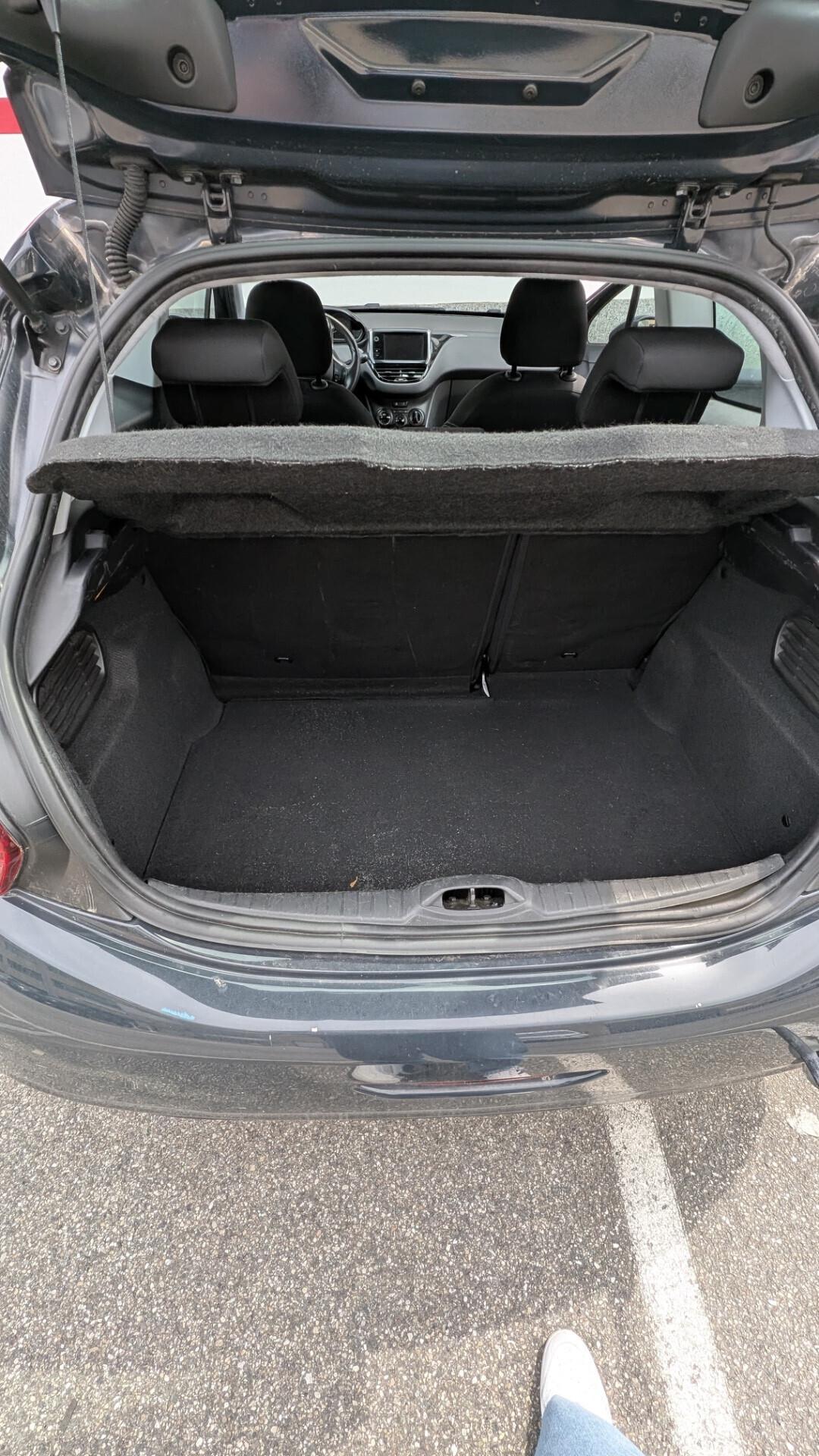 Peugeot 208 2016 1.2 benzina euro6b incidentata